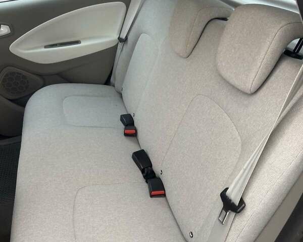 Черный Рено Зое, объемом двигателя 0 л и пробегом 147 тыс. км за 7777 $, фото 21 на Automoto.ua