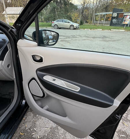 Рено Зое 2015 у Івано-Франківську на Automoto.ua Чорний Рено Зое, об'ємом двигуна 0 л та пробігом 153 тис. км за 6800 $, фото 28 на Automoto.ua