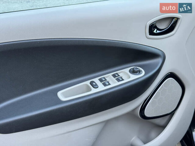 Чорний Рено Зое, об'ємом двигуна 0 л та пробігом 91 тис. км за 6950 $, фото 10 на Automoto.ua