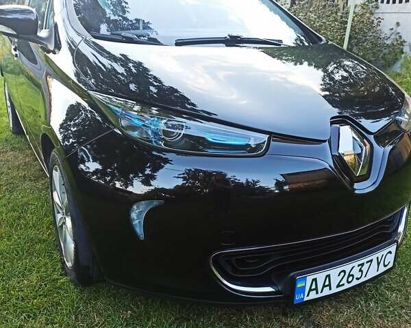 Черный Рено Зое, объемом двигателя 0 л и пробегом 126 тыс. км за 7500 $, фото 1 на Automoto.ua