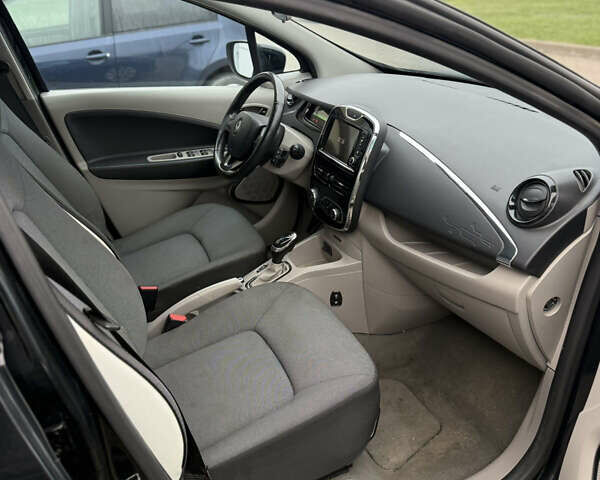 Черный Рено Зое, объемом двигателя 0 л и пробегом 89 тыс. км за 6500 $, фото 11 на Automoto.ua