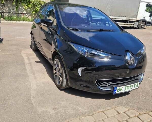Черный Рено Зое, объемом двигателя 0 л и пробегом 106 тыс. км за 7300 $, фото 2 на Automoto.ua