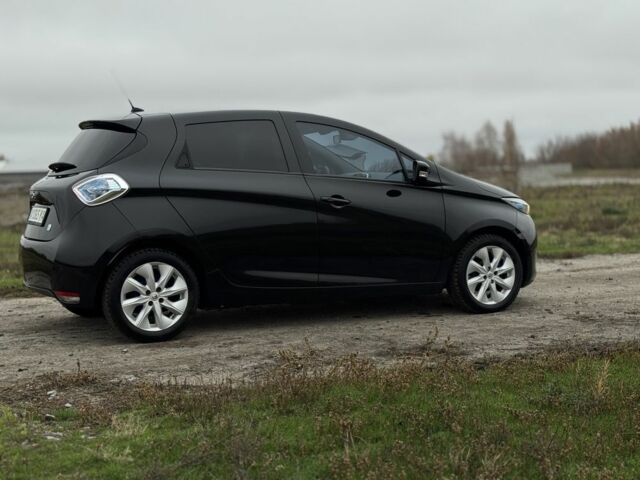 Черный Рено Зое, объемом двигателя 0 л и пробегом 140 тыс. км за 7700 $, фото 5 на Automoto.ua