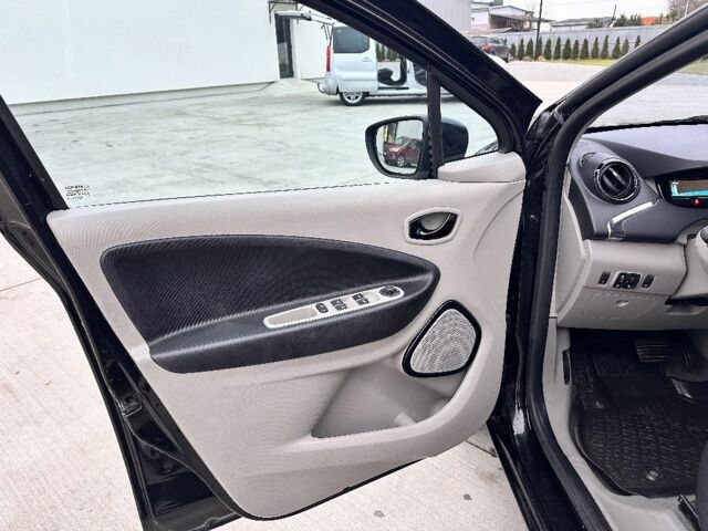 Черный Рено Зое, объемом двигателя 0 л и пробегом 103 тыс. км за 5999 $, фото 15 на Automoto.ua