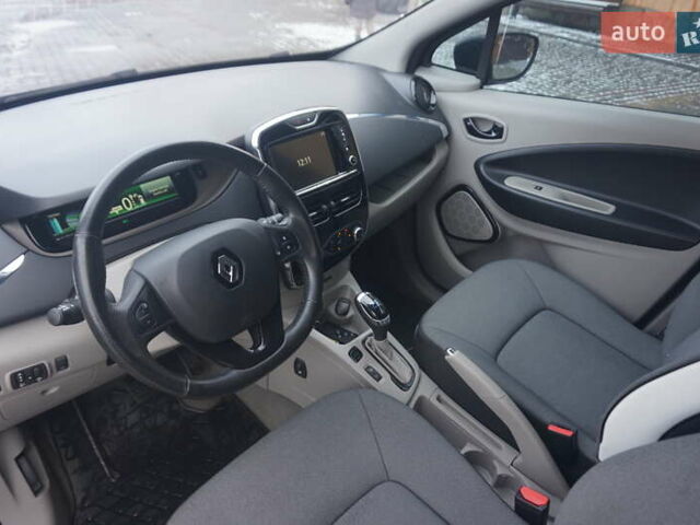 Черный Рено Зое, объемом двигателя 0 л и пробегом 178 тыс. км за 6444 $, фото 25 на Automoto.ua