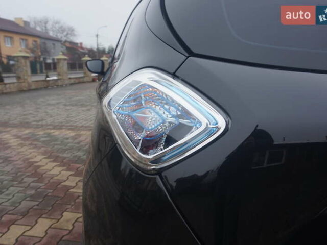 Черный Рено Зое, объемом двигателя 0 л и пробегом 156 тыс. км за 6555 $, фото 25 на Automoto.ua