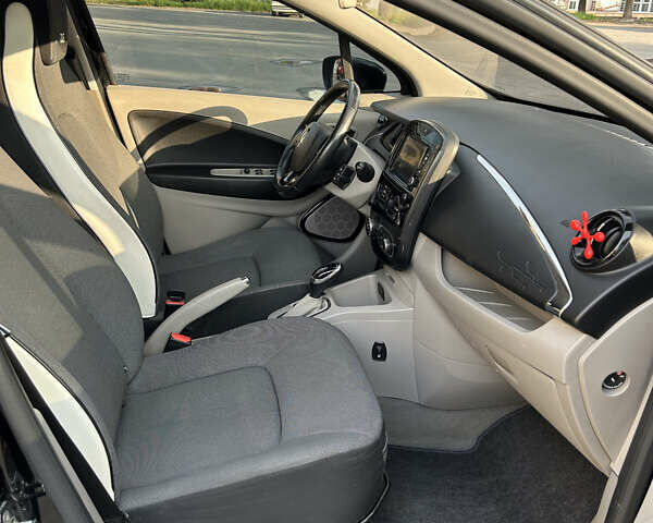 Чорний Рено Зое, об'ємом двигуна 0 л та пробігом 118 тис. км за 6750 $, фото 15 на Automoto.ua
