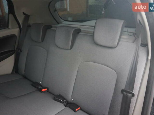 Черный Рено Зое, объемом двигателя 0 л и пробегом 101 тыс. км за 7222 $, фото 45 на Automoto.ua