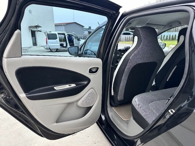 Черный Рено Зое, объемом двигателя 0 л и пробегом 103 тыс. км за 5999 $, фото 14 на Automoto.ua