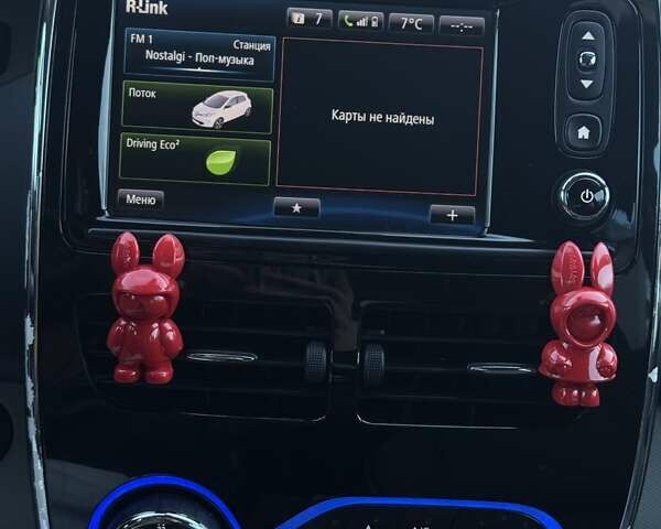 Черный Рено Зое, объемом двигателя 0 л и пробегом 74 тыс. км за 7600 $, фото 14 на Automoto.ua