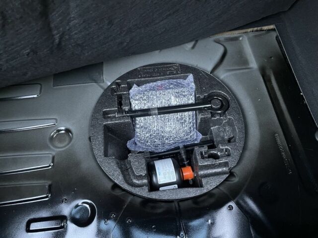 Рено Зое 2015 в Тернополе на Automoto.ua Черный Рено Зое, объемом двигателя 0 л и пробегом 145 тыс. км за 7099 $, фото 16 на Automoto.ua