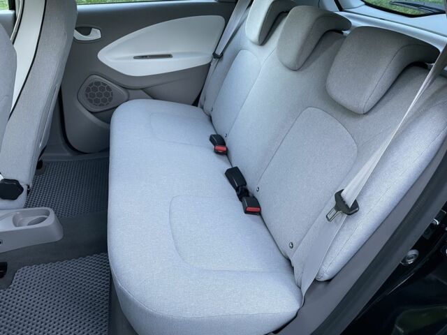 Рено Зое 2015 в Тернополе на Automoto.ua Черный Рено Зое, объемом двигателя 0 л и пробегом 145 тыс. км за 7099 $, фото 14 на Automoto.ua