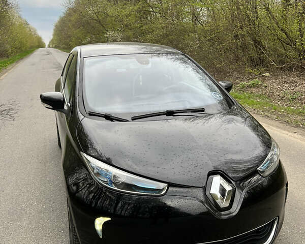Черный Рено Зое, объемом двигателя 0 л и пробегом 119 тыс. км за 8000 $, фото 1 на Automoto.ua