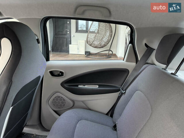 Чорний Рено Зое, об'ємом двигуна 0 л та пробігом 126 тис. км за 6999 $, фото 16 на Automoto.ua