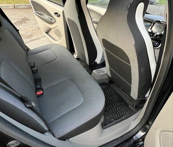 Рено Зое 2015 у Івано-Франківську на Automoto.ua Чорний Рено Зое, об'ємом двигуна 0 л та пробігом 153 тис. км за 6800 $, фото 7 на Automoto.ua