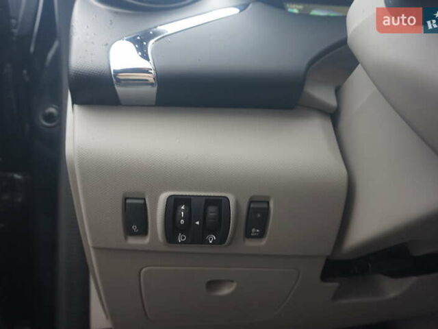 Черный Рено Зое, объемом двигателя 0 л и пробегом 101 тыс. км за 7222 $, фото 27 на Automoto.ua