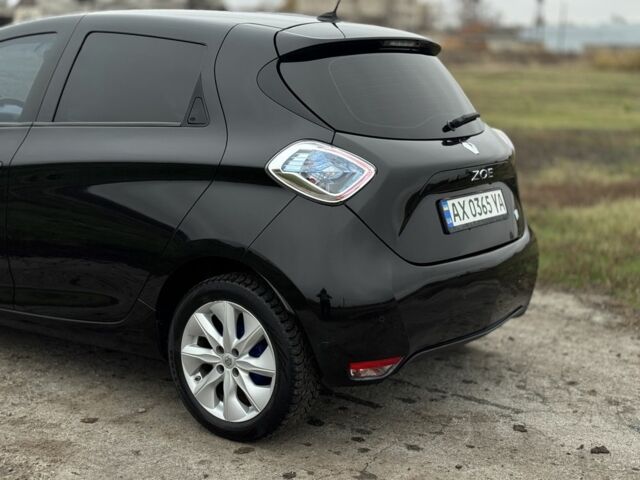 Черный Рено Зое, объемом двигателя 0 л и пробегом 140 тыс. км за 7700 $, фото 7 на Automoto.ua