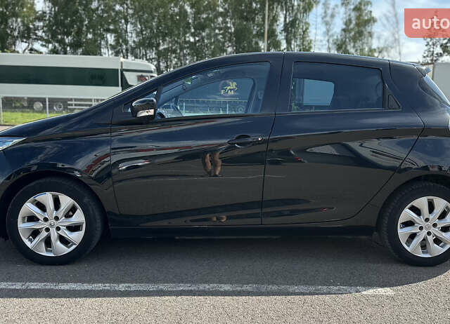 Черный Рено Зое, объемом двигателя 0 л и пробегом 120 тыс. км за 7500 $, фото 2 на Automoto.ua