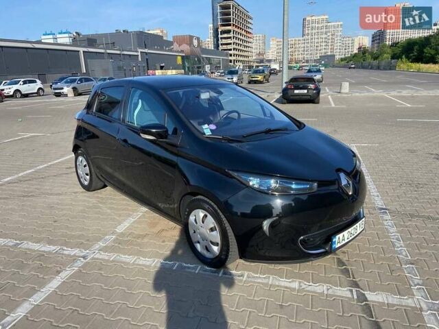 Черный Рено Зое, объемом двигателя 0 л и пробегом 240 тыс. км за 6500 $, фото 1 на Automoto.ua