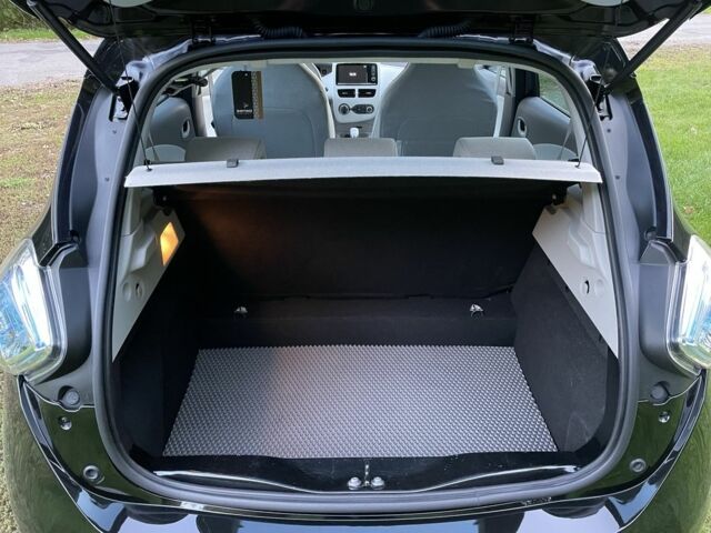 Рено Зое 2015 в Тернополе на Automoto.ua Черный Рено Зое, объемом двигателя 0 л и пробегом 145 тыс. км за 7099 $, фото 15 на Automoto.ua