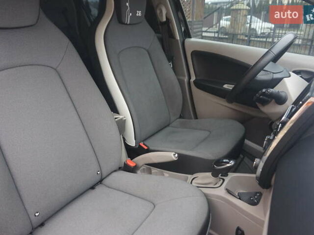 Черный Рено Зое, объемом двигателя 0 л и пробегом 156 тыс. км за 6555 $, фото 40 на Automoto.ua