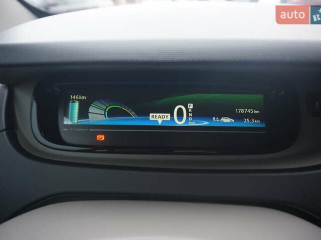 Черный Рено Зое, объемом двигателя 0 л и пробегом 178 тыс. км за 6444 $, фото 30 на Automoto.ua