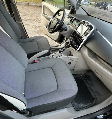 Рено Зое 2015 у Івано-Франківську на Automoto.ua Чорний Рено Зое, об'ємом двигуна 0 л та пробігом 153 тис. км за 6800 $, фото 25 на Automoto.ua