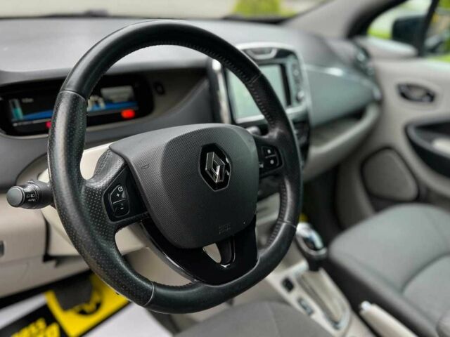 Чорний Рено Зое, об'ємом двигуна 0 л та пробігом 175 тис. км за 6490 $, фото 15 на Automoto.ua