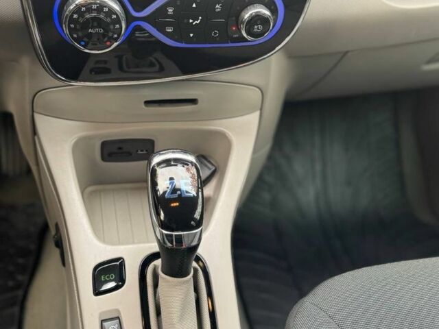 Рено Зое 2015 в Ровно на Automoto.ua Черный Рено Зое, объемом двигателя 0 л и пробегом 128 тыс. км за 6831 $, фото 8 на Automoto.ua