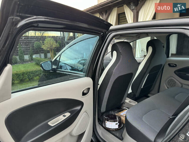 Чорний Рено Зое, об'ємом двигуна 0 л та пробігом 126 тис. км за 6999 $, фото 15 на Automoto.ua