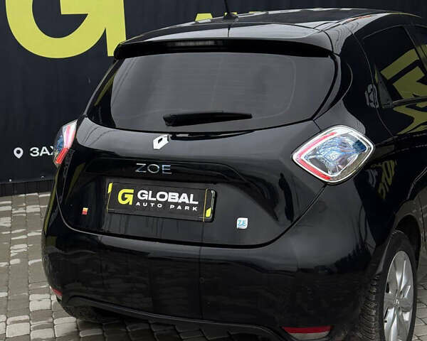 Черный Рено Зое, объемом двигателя 0 л и пробегом 74 тыс. км за 6900 $, фото 18 на Automoto.ua