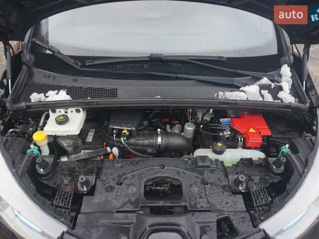 Черный Рено Зое, объемом двигателя 0 л и пробегом 178 тыс. км за 6444 $, фото 50 на Automoto.ua