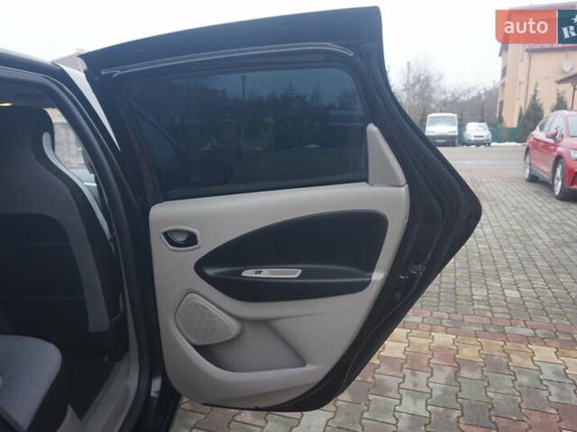 Черный Рено Зое, объемом двигателя 0 л и пробегом 156 тыс. км за 6555 $, фото 42 на Automoto.ua