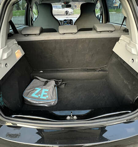 Рено Зое 2015 у Івано-Франківську на Automoto.ua Чорний Рено Зое, об'ємом двигуна 0 л та пробігом 153 тис. км за 6800 $, фото 27 на Automoto.ua