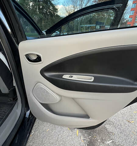 Рено Зое 2015 у Івано-Франківську на Automoto.ua Чорний Рено Зое, об'ємом двигуна 0 л та пробігом 153 тис. км за 6800 $, фото 29 на Automoto.ua