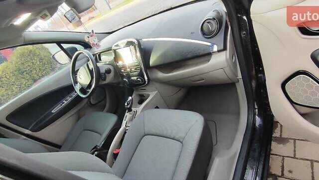 Черный Рено Зое, объемом двигателя 0 л и пробегом 76 тыс. км за 7650 $, фото 11 на Automoto.ua