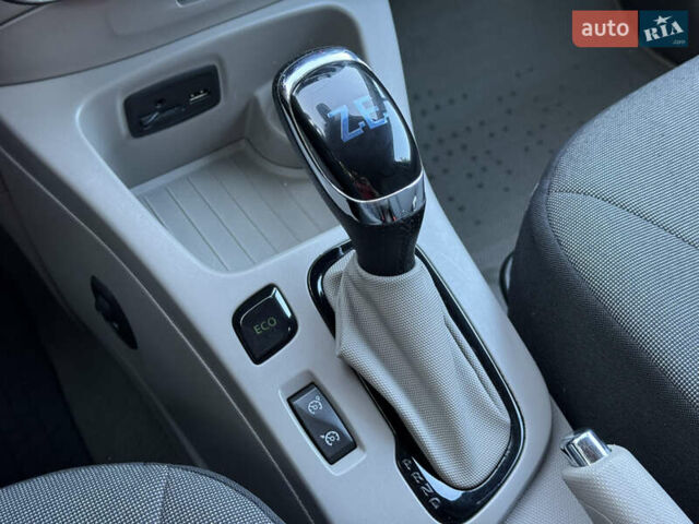 Чорний Рено Зое, об'ємом двигуна 0 л та пробігом 91 тис. км за 6950 $, фото 14 на Automoto.ua