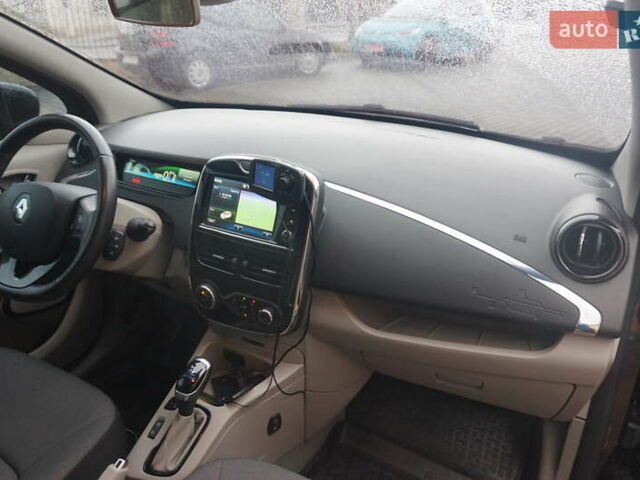 Черный Рено Зое, объемом двигателя 0 л и пробегом 101 тыс. км за 7222 $, фото 39 на Automoto.ua