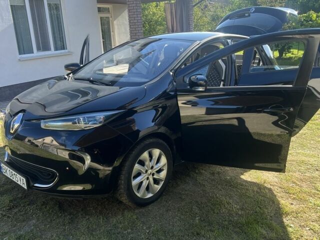 Черный Рено Зое, объемом двигателя 0 л и пробегом 88 тыс. км за 6900 $, фото 2 на Automoto.ua