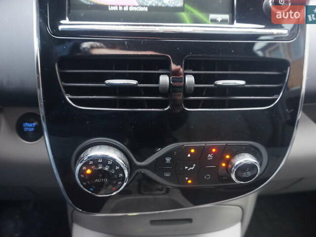 Черный Рено Зое, объемом двигателя 0 л и пробегом 178 тыс. км за 6444 $, фото 33 на Automoto.ua