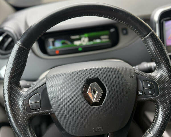 Черный Рено Зое, объемом двигателя 0 л и пробегом 89 тыс. км за 6500 $, фото 8 на Automoto.ua