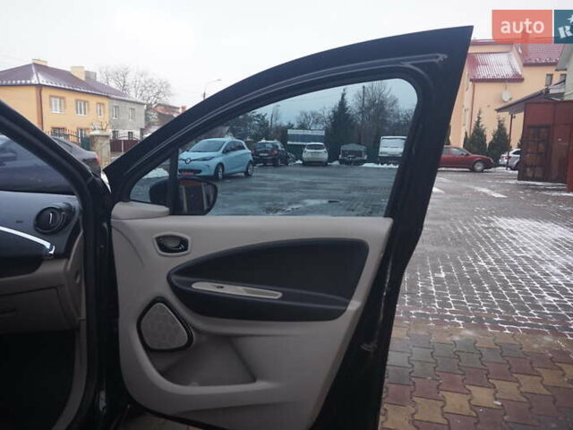Черный Рено Зое, объемом двигателя 0 л и пробегом 178 тыс. км за 6444 $, фото 36 на Automoto.ua