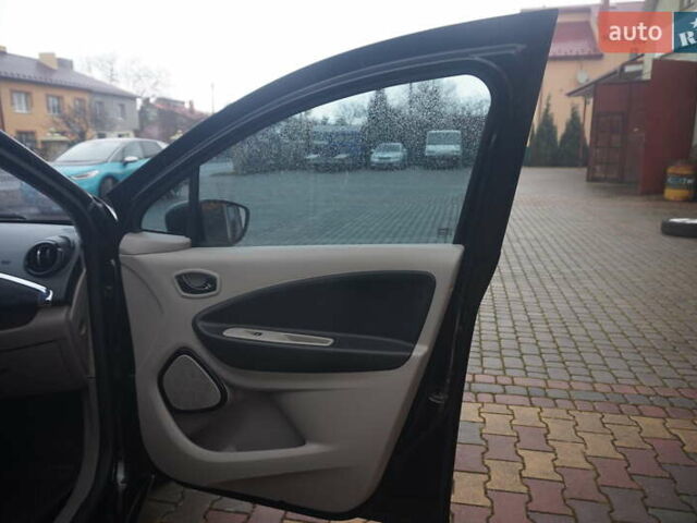 Черный Рено Зое, объемом двигателя 0 л и пробегом 101 тыс. км за 7222 $, фото 36 на Automoto.ua