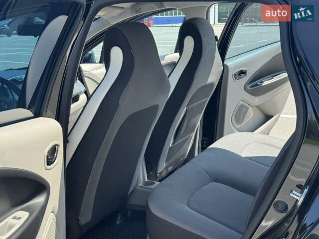 Черный Рено Зое, объемом двигателя 0 л и пробегом 35 тыс. км за 7300 $, фото 9 на Automoto.ua