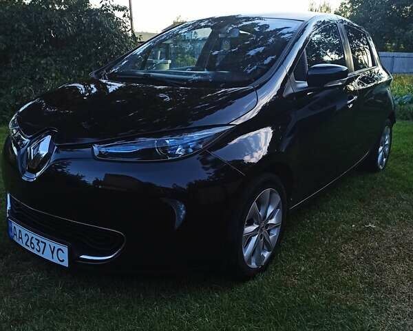 Черный Рено Зое, объемом двигателя 0 л и пробегом 126 тыс. км за 7500 $, фото 2 на Automoto.ua