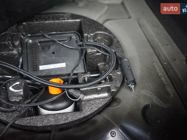 Черный Рено Зое, объемом двигателя 0 л и пробегом 156 тыс. км за 6555 $, фото 51 на Automoto.ua