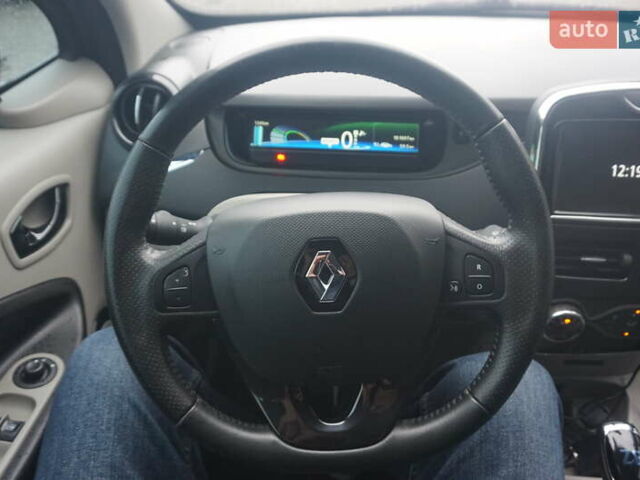 Черный Рено Зое, объемом двигателя 0 л и пробегом 101 тыс. км за 7222 $, фото 28 на Automoto.ua