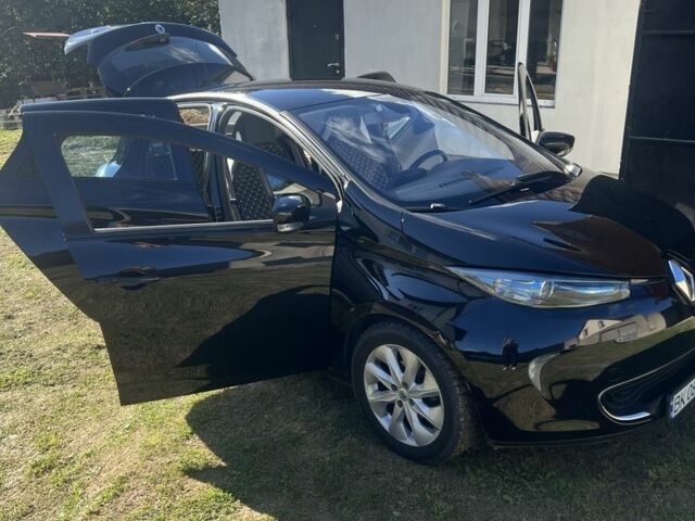 Черный Рено Зое, объемом двигателя 0 л и пробегом 88 тыс. км за 6900 $, фото 4 на Automoto.ua