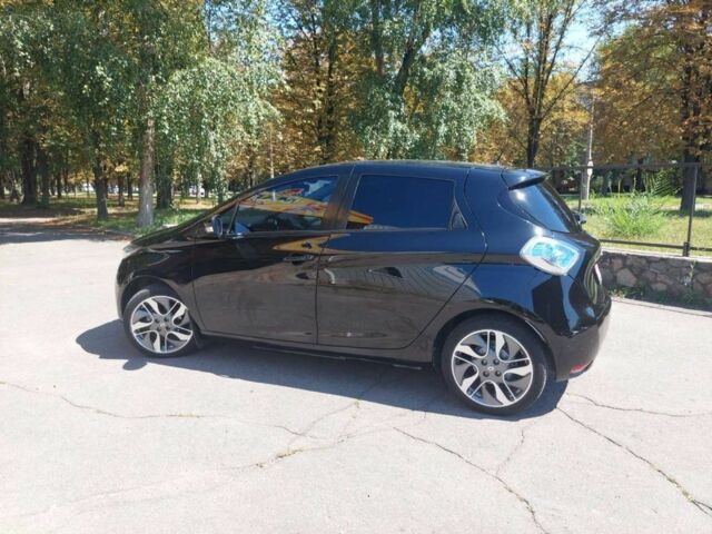 Черный Рено Зое, объемом двигателя 0 л и пробегом 140 тыс. км за 7849 $, фото 4 на Automoto.ua