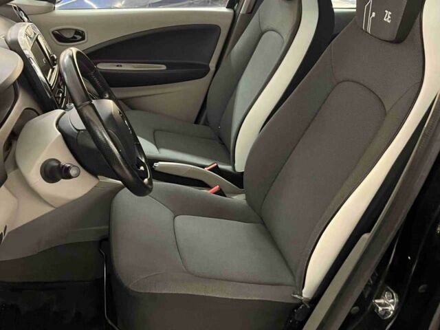 Рено Зое 2015 в Киеве на Automoto.ua Черный Рено Зое, объемом двигателя 0 л и пробегом 80 тыс. км за 6200 $, фото 6 на Automoto.ua